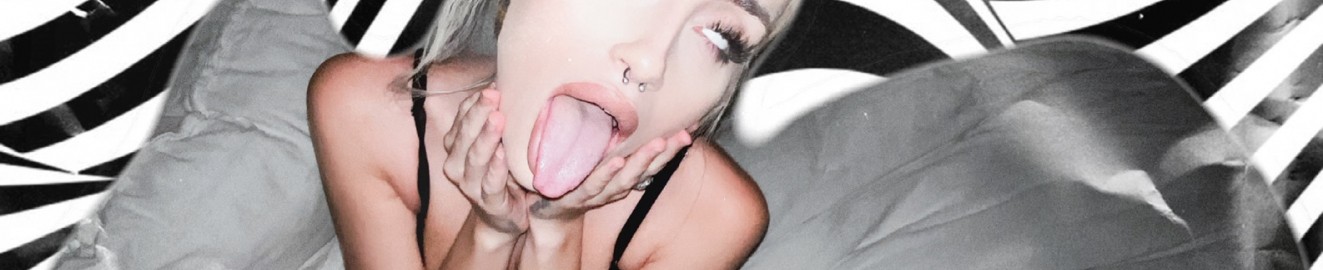 Naomi Woods баннер